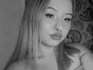 دردشة الفيديو المثيرة LilyMarks