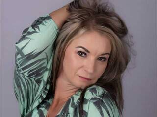 دردشة الفيديو المثيرة Lionessss