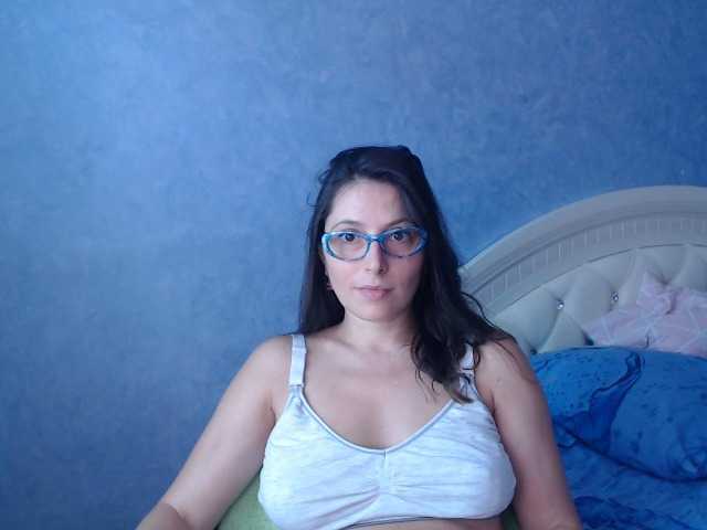 الصور LisaSweet23 hi boys welcome to my room to chat and for hot body to see naked in private))