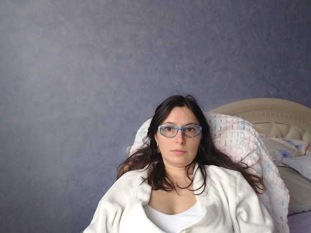 الصور LisaSweet23 hi boys welcome to my room to chat and for hot body to see naked in private))