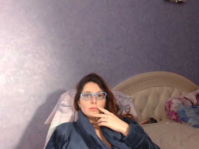 الصور LisaSweet23 hi boys welcome to my room to chat and for hot body to see naked in private))