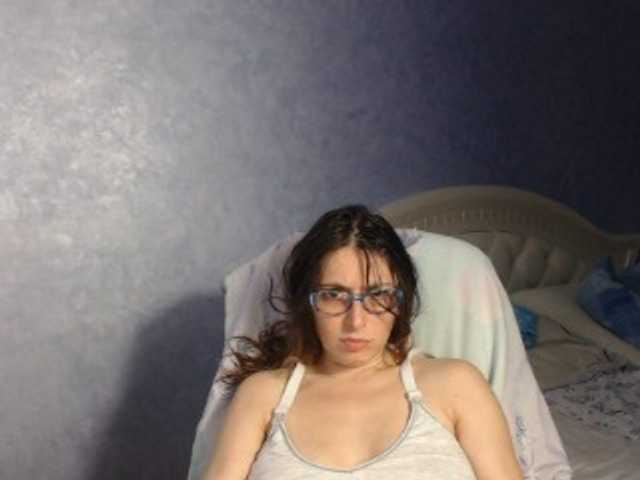 الصور LisaSweet23 hi boys welcome to my room to chat and for hot body to see naked in private))