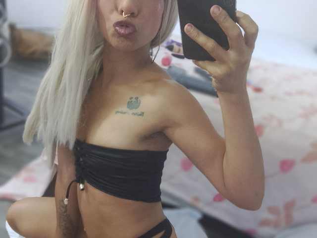صورة الملف الشخصي Laura_cocksucker