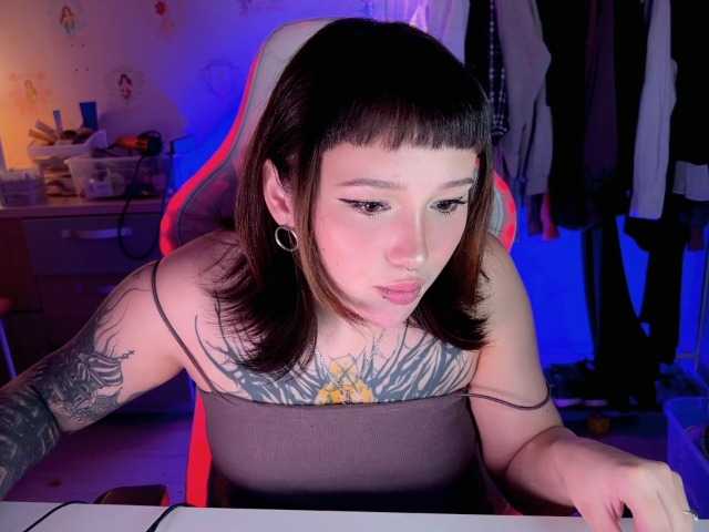 لقطات البث littlewetgirl