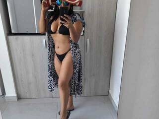 دردشة الفيديو المثيرة liz-burning