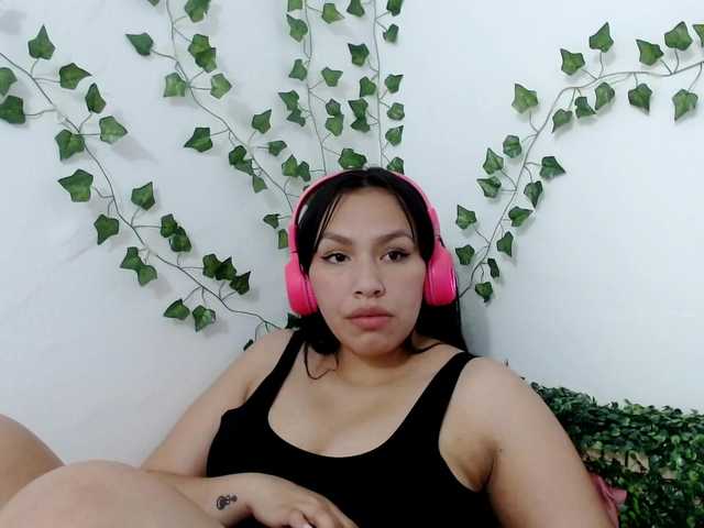 لقطات البث Lizzy-mwc