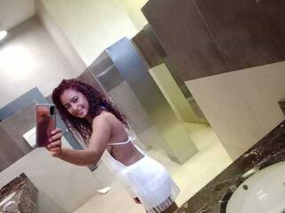 دردشة الفيديو المثيرة LizzyPalmer