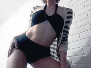 دردشة الفيديو المثيرة LonelyKira