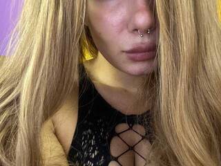 دردشة الفيديو المثيرة Lost-Mary