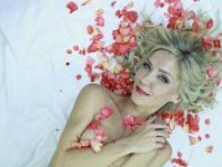 دردشة الفيديو المثيرة lovelylaura