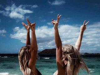 دردشة الفيديو المثيرة Loviebirds