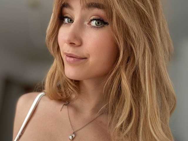 صورة الملف الشخصي LuciaLovely