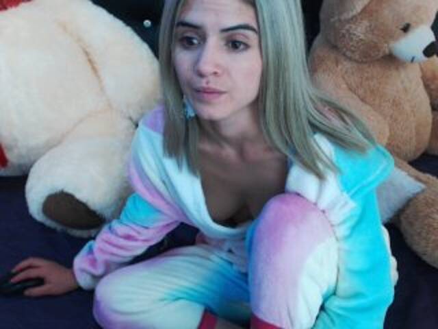 لقطات البث lucycelest