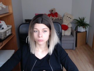 الصور LucySmith spank ass 20 tok, kiss 10 tok, naked tits 50 tok,all naked and masturbate -->priv chat