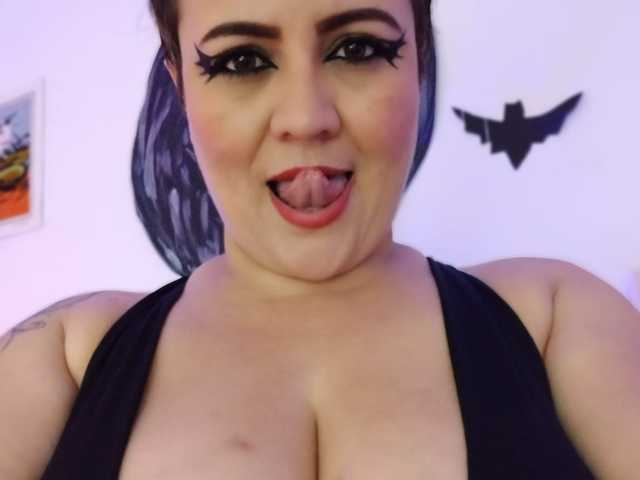 صورة الملف الشخصي madame-boobs