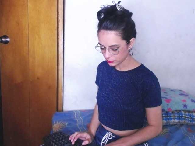 لقطات البث Madelyne