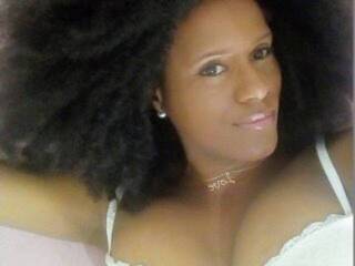 دردشة الفيديو المثيرة Madelinne