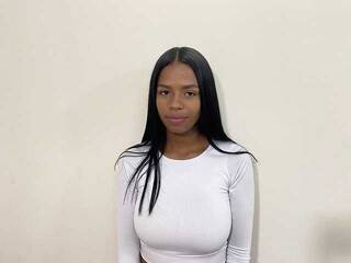 دردشة الفيديو المثيرة MaiaChocolate