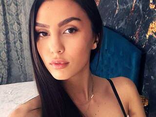 دردشة الفيديو المثيرة MalinaMaze