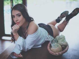 دردشة الفيديو المثيرة Marttina