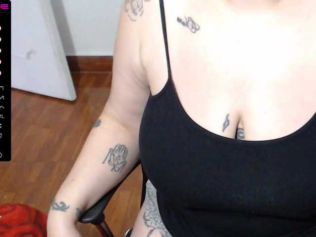 الصور Mary-wet ♥ hi guys welcome.. we play ♥flash pussy 70 tks♥ flash open ass 90tks ♥ ask me for more ♥ #bigtits #milf #latina #colombia #squirt