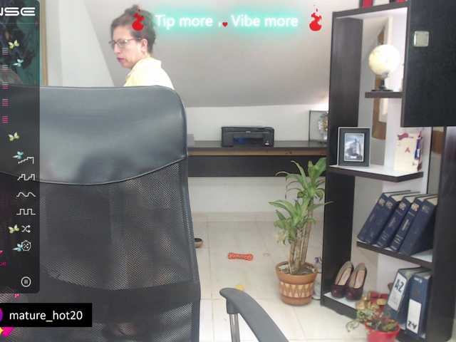 لقطات البث maturehot-1