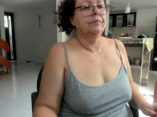 الصور maturekarime Mature woman hairy and bbw,: tits 30, pussy 35, ass 25, all naked 100, masturbate and cum 120