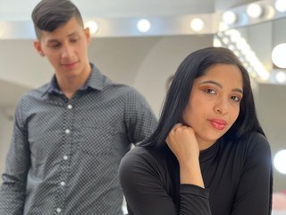 دردشة الفيديو المثيرة Max-and-Hanna