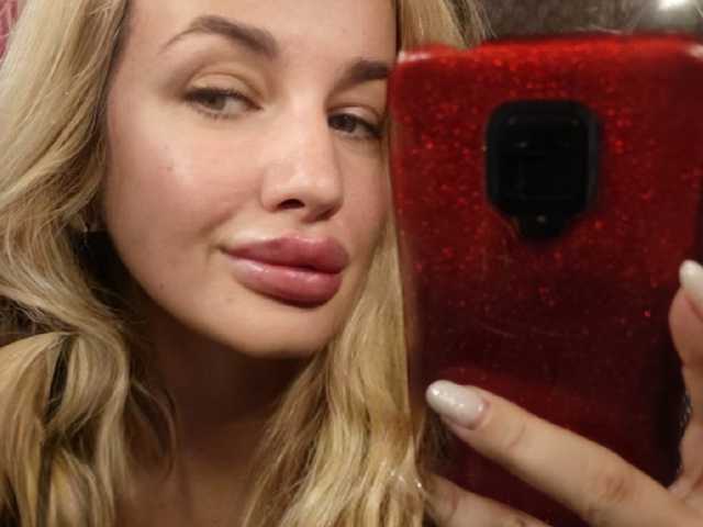 صورة الملف الشخصي MayaMonroe