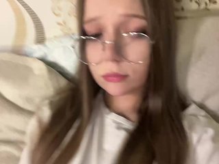 دردشة الفيديو المثيرة MelMooon