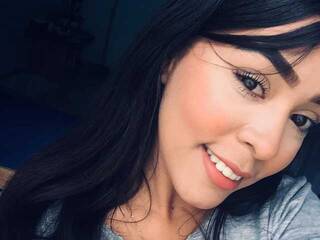 دردشة الفيديو المثيرة mely-milu