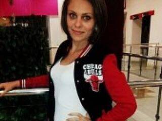 دردشة الفيديو المثيرة melyadora