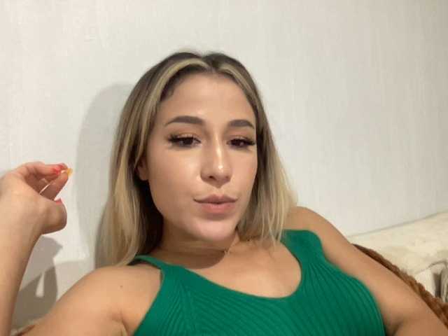 الصور Melyna_ Chaque 500 tokens envoyer en LIVE un album personnalisé pour toi ❤️‍