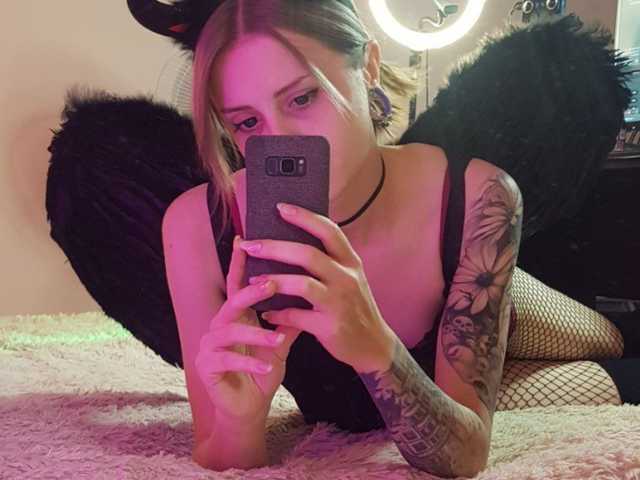 صورة الملف الشخصي meowVivienne