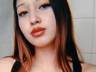 دردشة الفيديو المثيرة mia-melon