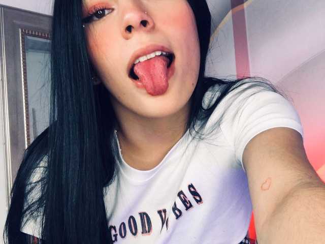 صورة الملف الشخصي Mia-wells