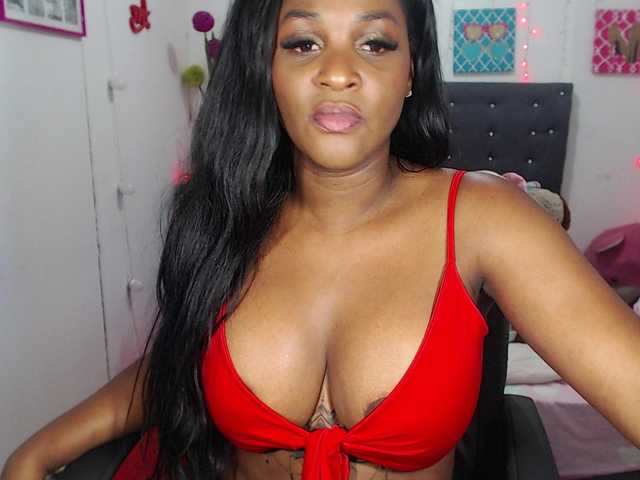 الصور miagracee Welcome to my room everybody! i am a #beautiful #ebony #girl. #ready to make u #cum as much as you can on #pvt. #sexy #mature #colombian #latina #bigass #bigboobs #anal. My #lovense is #on! #CAM2CAM #CUMSHOW GOAL