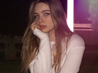 دردشة الفيديو المثيرة MiaMey
