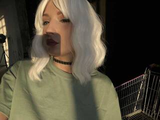 دردشة الفيديو المثيرة Miataa