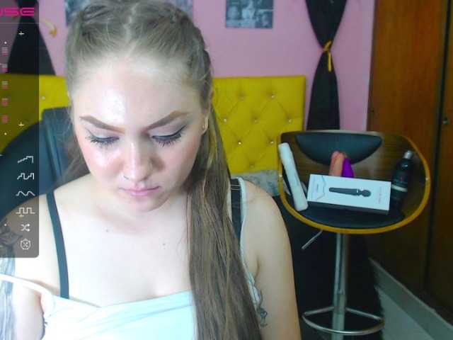 لقطات البث MicaelaSmith