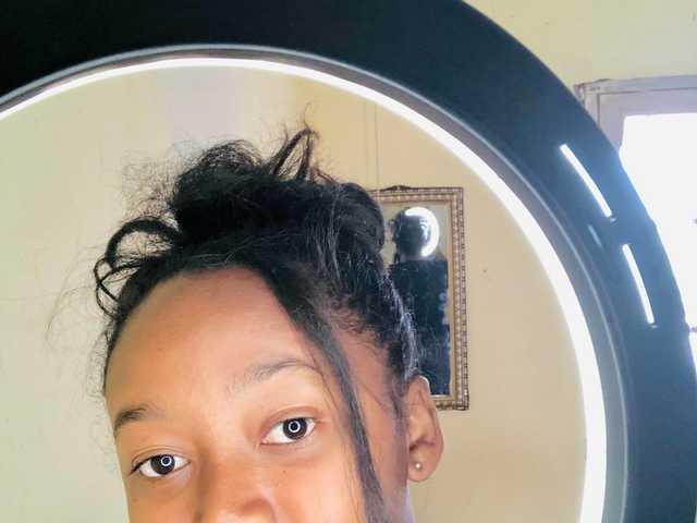 صورة الملف الشخصي Michella011