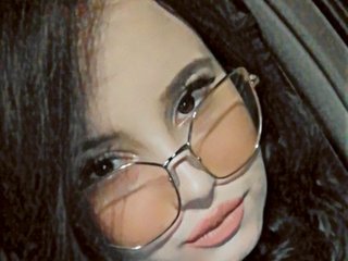 دردشة الفيديو المثيرة MikaFyre