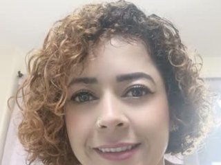 دردشة الفيديو المثيرة Mila-Moans