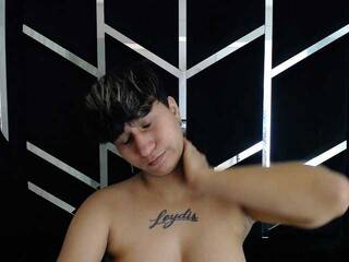 دردشة الفيديو المثيرة Milan-rs