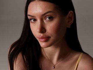 دردشة الفيديو المثيرة MilaSecret