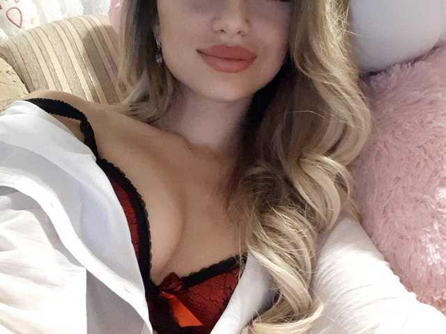 لقطات البث Millania18