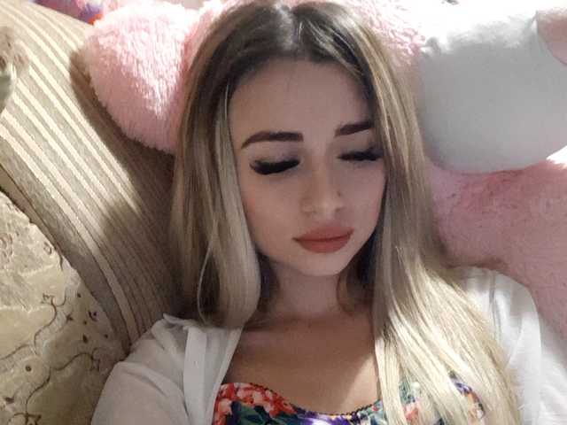 لقطات البث Millania18