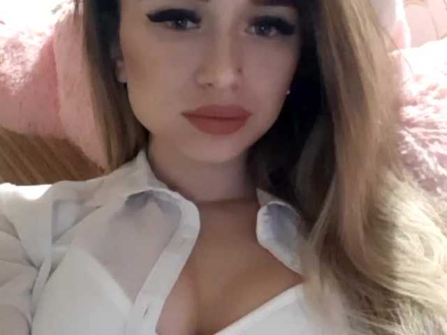 لقطات البث Millania18