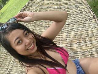 دردشة الفيديو المثيرة million-dollar-boobs