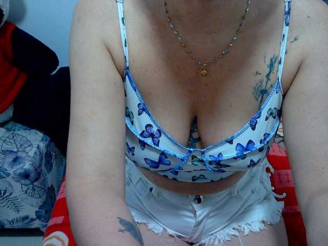 لقطات البث mimisexxxa